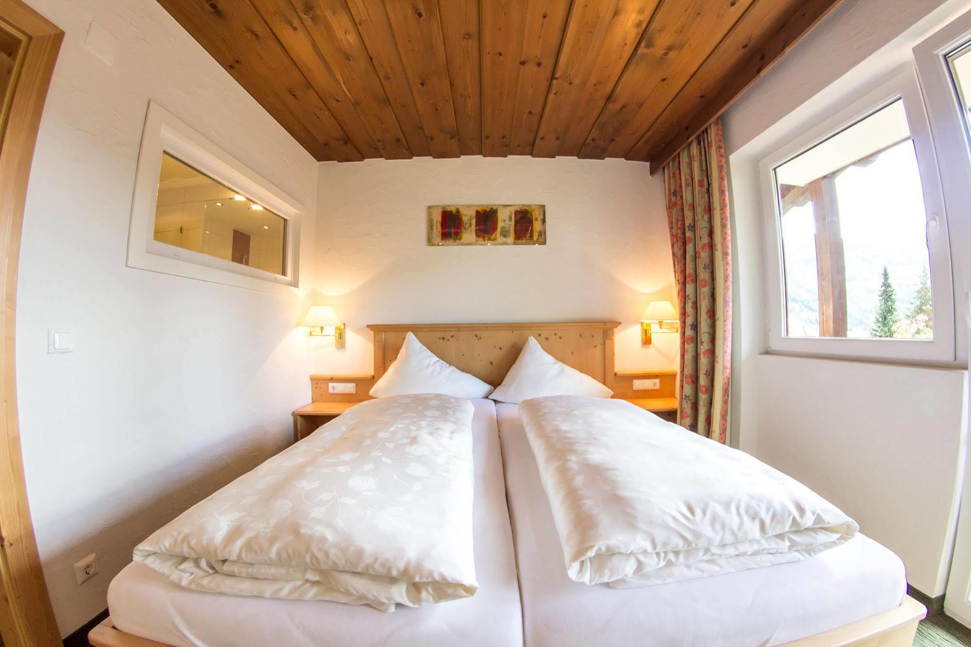Schi- Und Wanderhotel Berghof Bad Kleinkirchheim Exterior foto